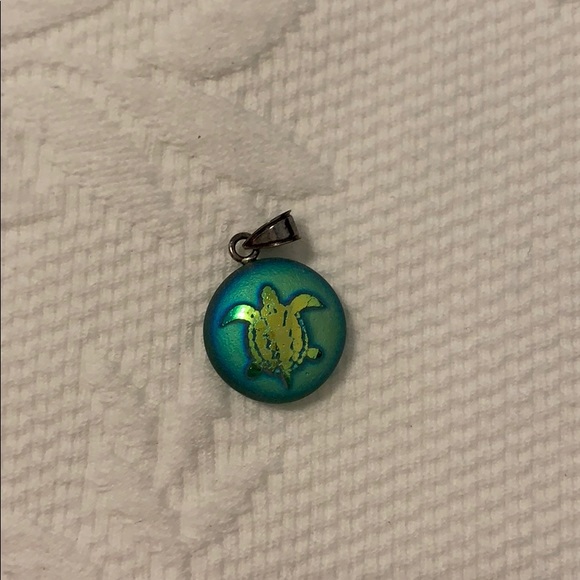 Turtle Pendant - Picture 2 of 4